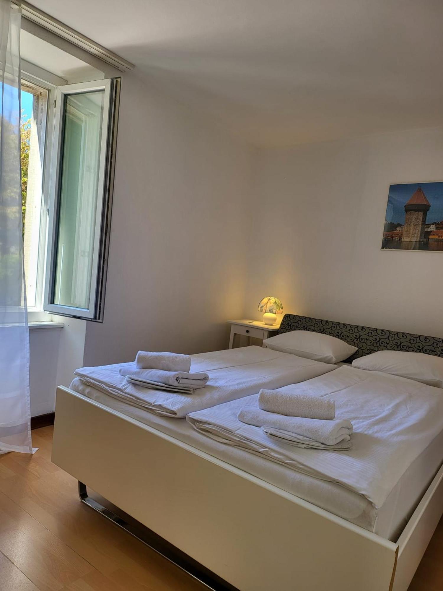 Bastis Central Guesthouse Lucerne City Esterno foto