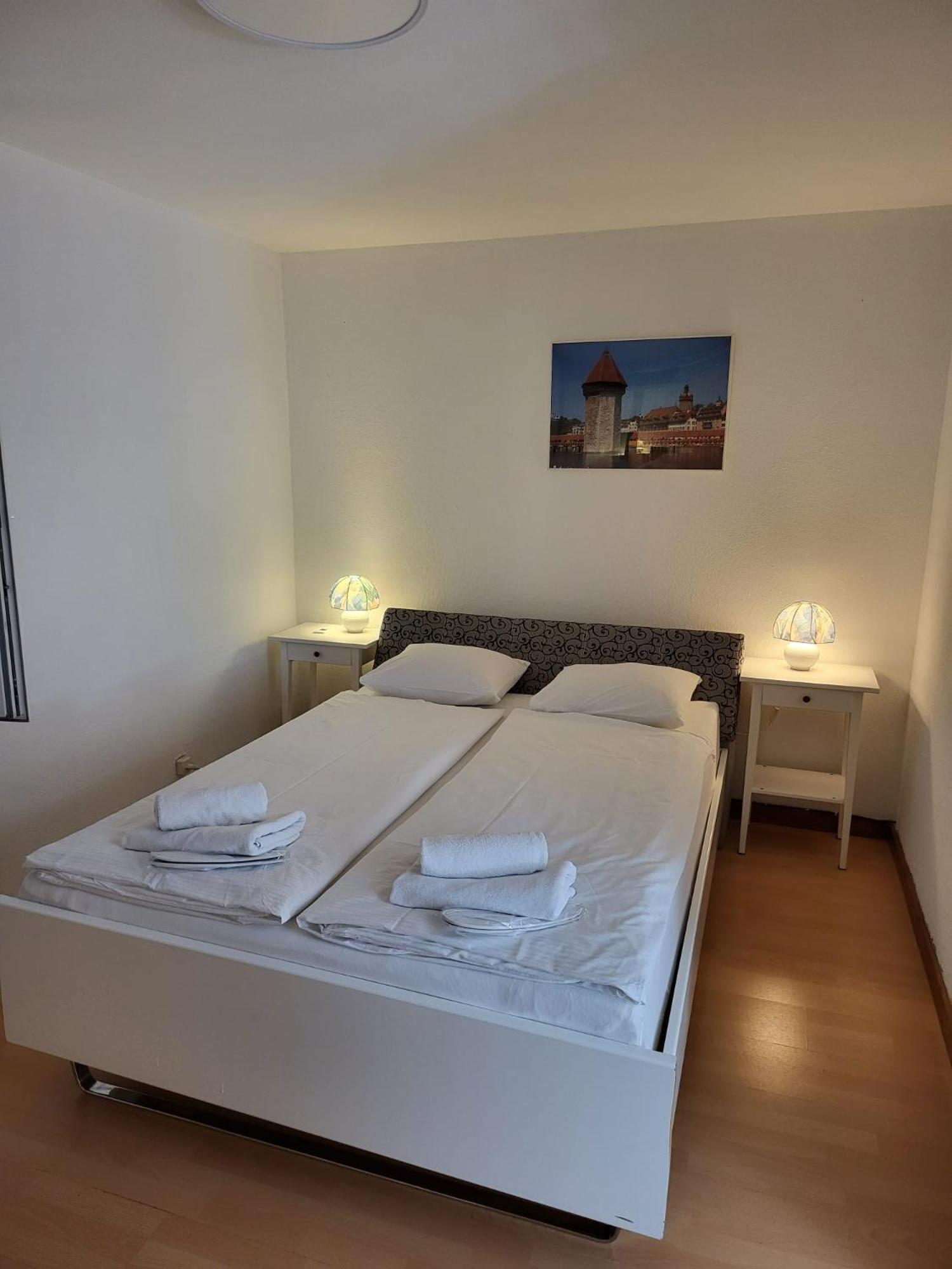 Bastis Central Guesthouse Lucerne City Esterno foto