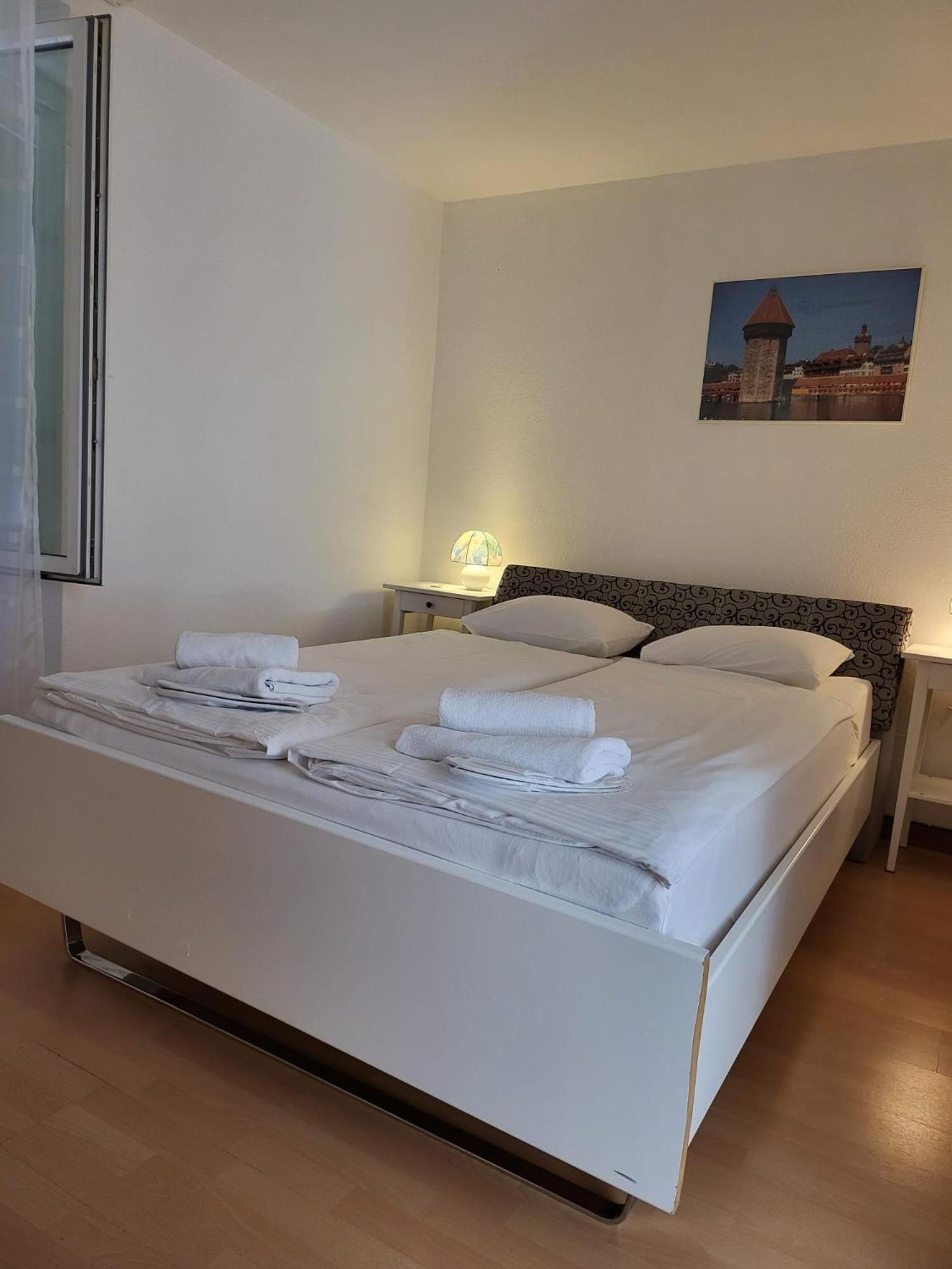Bastis Central Guesthouse Lucerne City Esterno foto